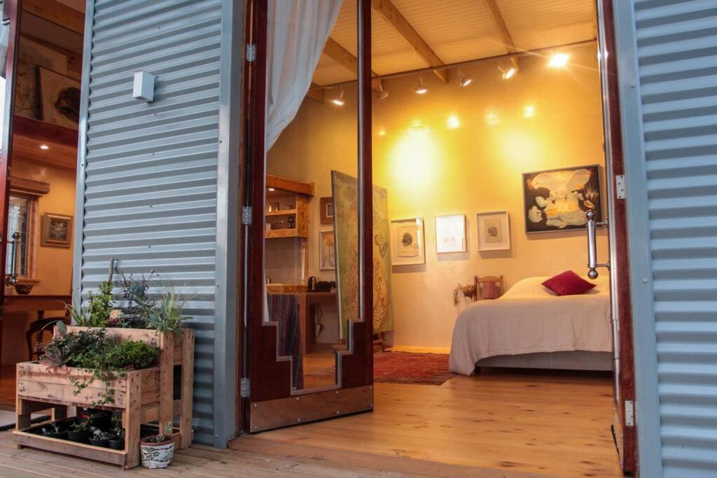 Quirky Eco-Friendly Artist Studio Cape Town Exterior photo
